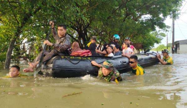 Maros Terendam Banjir, Puluhan Personil Brigif 3 Kostrad Kariango Digerakkan