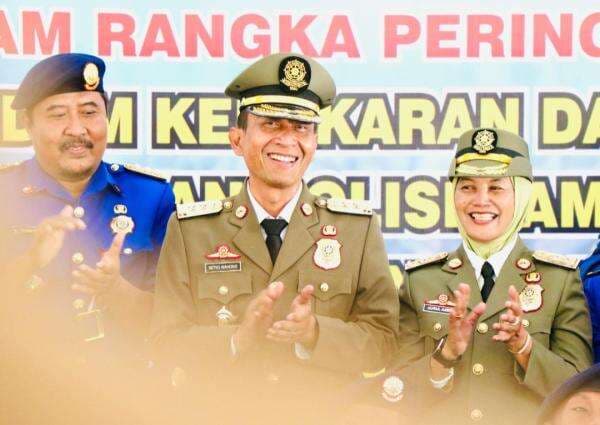 Pimpin Apel Kesiapsiagaan, Bupati Bojonegoro Ajak Tingkatkan Pengabdian dan Perlindungan Masyarakat Pimpin Apel Kesiapsiagaan, Bupati Bojonegoro Ajak Tingkatkan Pengabdian dan Perlindungan Masyarakat
