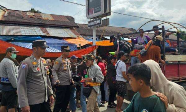 Personil Polres Tana Toraja Gelar Pengamanan Kegaiatan Pasar Murah 