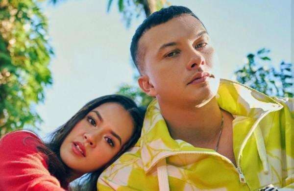 Pose Mesra, Raisa dan Nicholas Saputra Ramai Dijodohkan Netizen Pose Mesra, Raisa dan Nicholas Saputra Ramai Dijodohkan Netizen