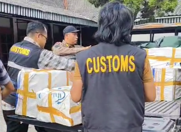 672 Ribu Batang Rokok Ilegal Senilai Rp997 Juta Disita di Rest Area Pemalang 672 Ribu Batang Rokok Ilegal Senilai Rp997 Juta Disita di Rest Area Pemalang