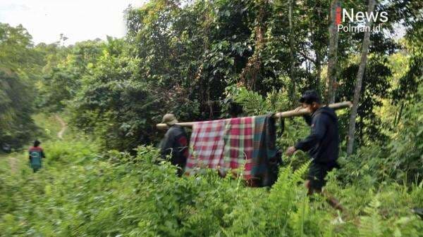 Jalan Rusak Hambat Ekonomi Warga Lenggo, DPRD Polman Janji Kawal Hingga Tuntas Jalan Rusak Hambat Ekonomi Warga Lenggo, DPRD Polman Janji Kawal Hingga Tuntas