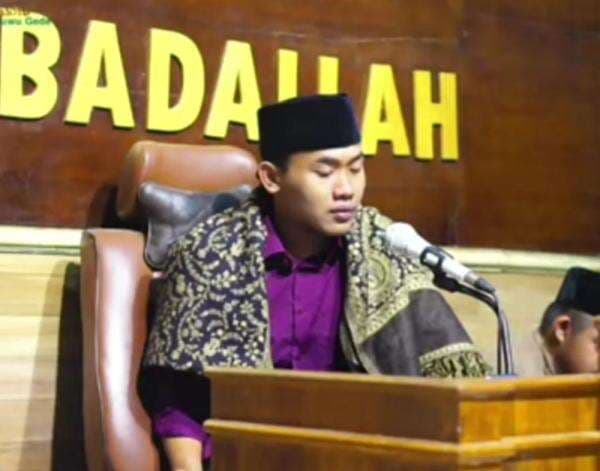 Riwayat Pendidikan dan Profil Gus Elham yang Viral karena Ciumi Anak Perempuan Riwayat Pendidikan dan Profil Gus Elham yang Viral karena Ciumi Anak Perempuan