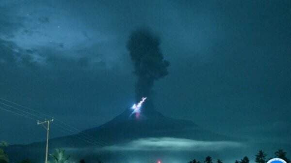 Antisipasi Erupsi Susulan Gunung Lewotobi, Warga Diminta Jauhi Radius 7 Km