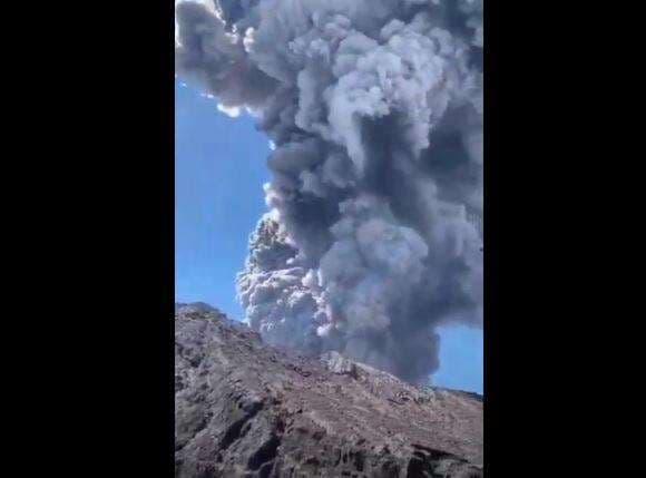 4 Kecamatan di Bondowoso Terdampak Hujan Abu Erupsi Gunung Raung