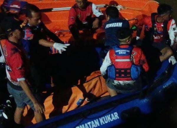 Ambil Topi, Badut Labubu Tewas Tenggelam di Sungai Mahakam Kukar Ambil Topi, Badut Labubu Tewas Tenggelam di Sungai Mahakam Kukar