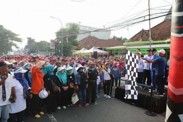 Ribuan Alumni SMPN 2 Kota Tasikmalaya Meriahkan Jalan Santai Nedutas, Ajang Berharga Bernostalgia