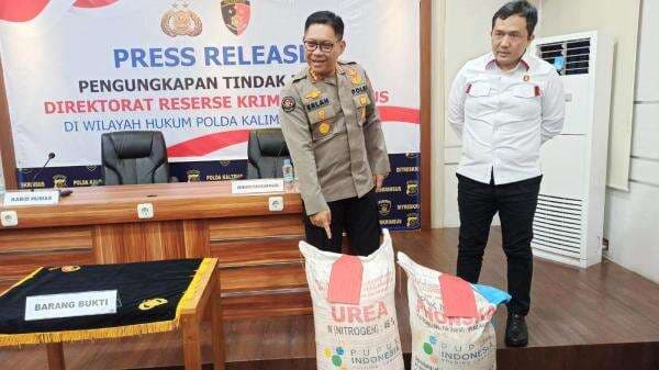 Polda Kalteng Ungkap Kasus Penjualan Pupuk Bersubsidi Ilegal, 8 Ton Diamankan Polda Kalteng Ungkap Kasus Penjualan Pupuk Bersubsidi Ilegal, 8 Ton Diamankan