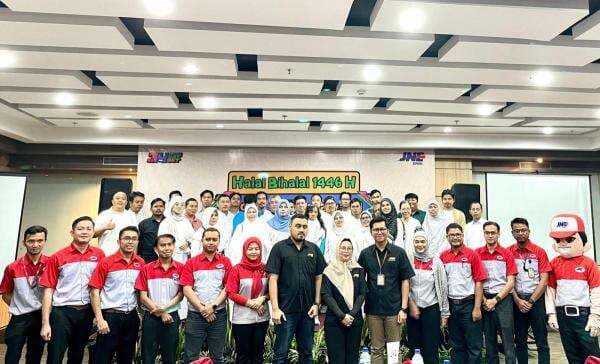 Kacab JNE Karawang Apresiasi Kontribusi Mitra, Beri Penghargaan Bagi Mitra Berprestasi Kacab JNE Karawang Apresiasi Kontribusi Mitra, Beri Penghargaan Bagi Mitra Berprestasi