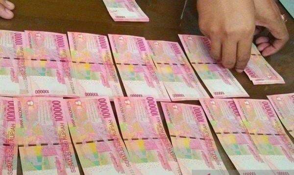 Waspada! Jelang Lebaran Beredar Uang Oplosan Palsu di Bojonegoro Waspada! Jelang Lebaran Beredar Uang Oplosan Palsu di Bojonegoro