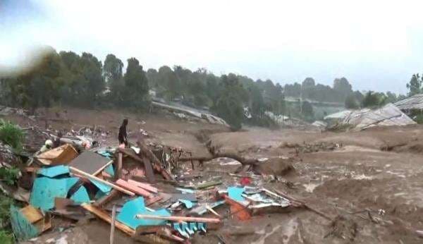 Longsor di Cisarua Bandung Barat, 30 Rumah Tertimbun, 6 Orang Meninggal Dunia