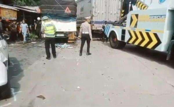 Kronologi Kecelakaan Beruntun di Cikampek, Truk Tabrak 12 Kendaraan di Lampu Merah