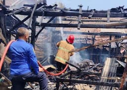 Kandang Terbakar, Sapi Warga Kotaanyar Probolinggo Berhasil Diselamatkan