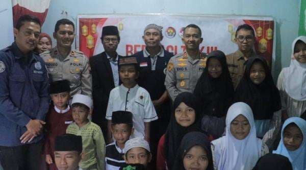 Polres bersama PWI Kabupaten Pemalang Berbagi Takjil dan Sembako ke Panti Asuhan Polres bersama PWI Kabupaten Pemalang Berbagi Takjil dan Sembako ke Panti Asuhan