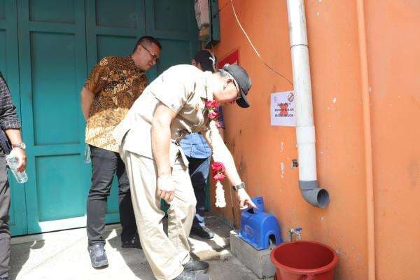 Pj Wali Kota Cimahi Resmikan Pemasangan Jaringan Pipa dan SR Air Minum Kelurahan Cibeureum