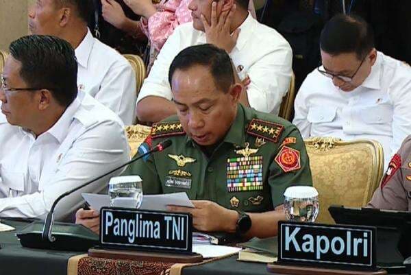 Lapor Prabowo, Panglima TNI: 35.477 Prajurit Sudah Dikerahkan Tangani Banjir Sumatra