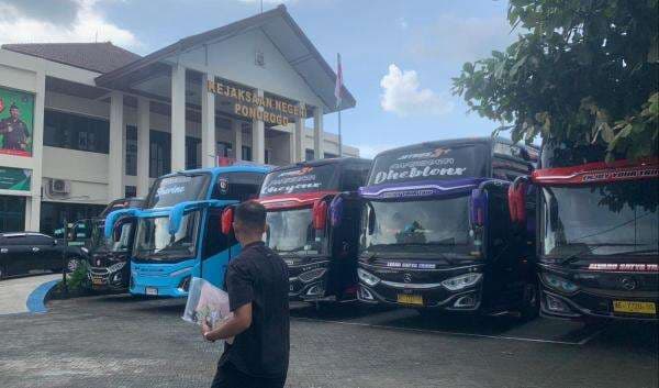 Korupsi Dana BOS SMK PGRI 2 Ponorogo 25 Miliar, Salah Satunya Buat Beli Bus