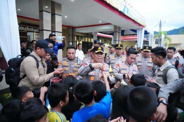 Polri Fokus Sediakan Alat Berat untuk Buka Jalur di Daerah Terdampak Bencana Sumatera