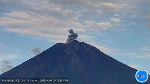 KUIS: Ekspedisi dan Jejak Langkah Gunung Semeru KUIS: Ekspedisi dan Jejak Langkah Gunung Semeru