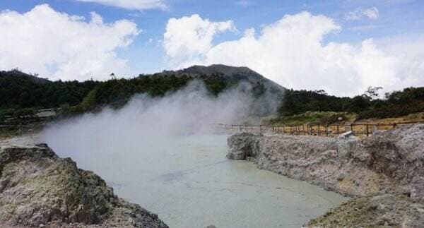 Gunung Dieng Naik Status jadi Waspada, Wisatawan Diminta Jauhi Kawah Sileri