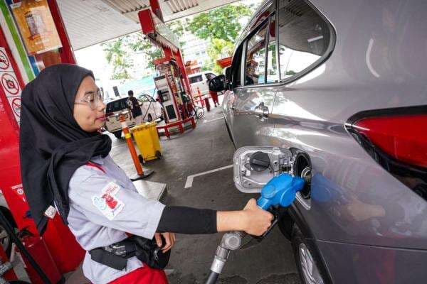 Harga BBM Pertamina Resmi Turun Mulai Hari Ini Jelang Lebaran 2025 Harga BBM Pertamina Resmi Turun Mulai Hari Ini Jelang Lebaran 2025