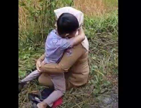 Ibu Guru SD di Bangkalan Dibegal 3 Pria Bersenjata Api saat Pulang Sekolah, Motor Raib Ibu Guru SD di Bangkalan Dibegal 3 Pria Bersenjata Api saat Pulang Sekolah, Motor Raib