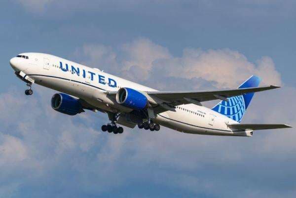 Pesawat Tujuan Shanghai Putar Balik ke Los Angeles Gara-Gara Pilot Lupa Bawa Paspor Pesawat Tujuan Shanghai Putar Balik ke Los Angeles Gara-Gara Pilot Lupa Bawa Paspor