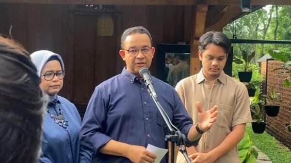 Ajak Warga Jakarta Tak Golput, Anies Baswedan Nyoblos di TPS Lebak Bulus