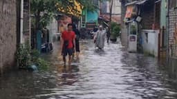  Diguyur Hujan Semalaman, Permukiman Warga di Rawa Buaya Cengkareng Terendam Banjir