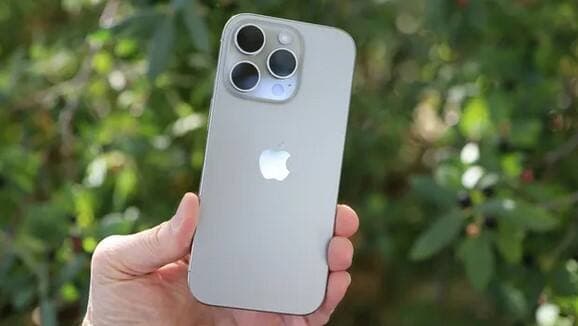 Harga iPhone Bisa Tembus Rp59 Juta Jika Diproduksi di AS Harga iPhone Bisa Tembus Rp59 Juta Jika Diproduksi di AS