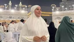 Kronologi Isa Zega Umrah Pakai Baju Perempuan, Padahal Laki-Laki