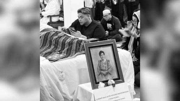 Titiek Puspa Meninggal, Ivan Gunawan: Tak Ada Lagi yang Telepon Aku Titiek Puspa Meninggal, Ivan Gunawan: Tak Ada Lagi yang Telepon Aku