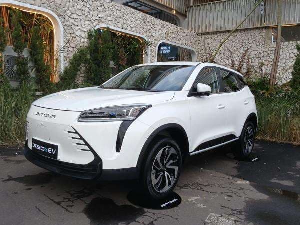 3 Mobil Baru Jetour Meluncur Tahun Ini, Hybrid dan Listrik 3 Mobil Baru Jetour Meluncur Tahun Ini, Hybrid dan Listrik