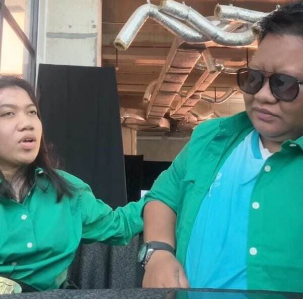 Kisah Pilu Konten Kreator Kak Gem, Tak Mau Pindah ke Jakarta karena Jaga Makam Ibu