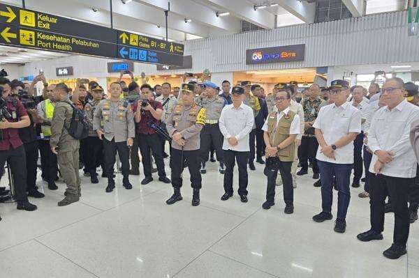 Tinjau Arus Mudik di Bandara Soetta, Kapolri Minta Jajarannya Rutin Patroli Tinjau Arus Mudik di Bandara Soetta, Kapolri Minta Jajarannya Rutin Patroli
