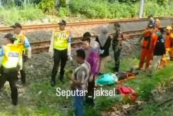 Diduga Tertabrak KRL, Pria di Simprug Jaksel Tewas Mengenaskan