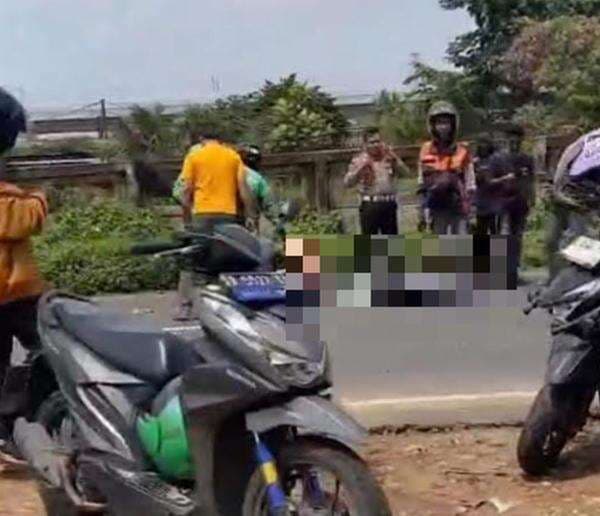 Kecelakaan di Jalan Inspeksi Kalimalang Bekasi, Ojol Tewas Mengenaskan Kecelakaan di Jalan Inspeksi Kalimalang Bekasi, Ojol Tewas Mengenaskan