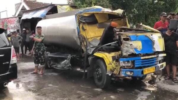 3 Kendaraan Kecelakaan Beruntun di Mojokerto, Dipicu Pengendara Motor Ibu-Ibu