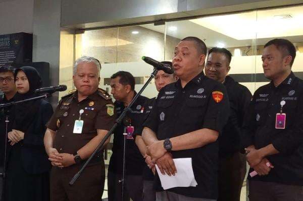 Kejagung Geledah 3 Lokasi terkait Kasus Suap Vonis Lepas Perkara CPO, Sita Mercy-Brompton Kejagung Geledah 3 Lokasi terkait Kasus Suap Vonis Lepas Perkara CPO, Sita Mercy-Brompton