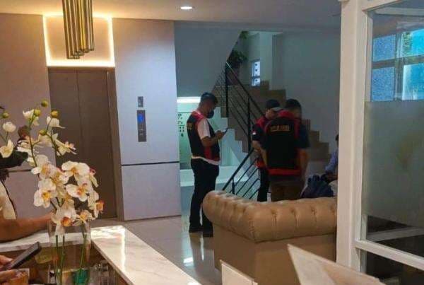 Kejati Geledah Kantor Penghubung Sultra di Jakarta Terkait Korupsi APBD Kejati Geledah Kantor Penghubung Sultra di Jakarta Terkait Korupsi APBD