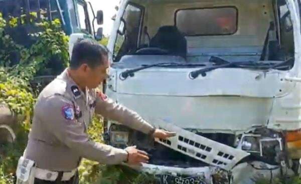 Kecelakaan Beruntun Truk Tabrak 4 Kendaraan di Jepara, 3 Luka-Luka