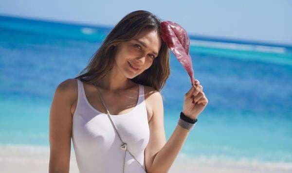 Luna Maya Tampil Tanpa Busana di Poster Film Gundik Luna Maya Tampil Tanpa Busana di Poster Film Gundik