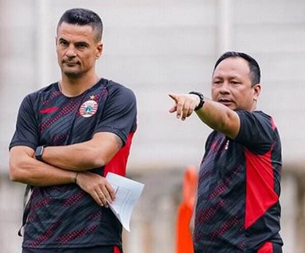 Masa Depan Carlos Pena Ditentukan Lewat Hasil Laga Persib Bandung vs Persija Jakarta?