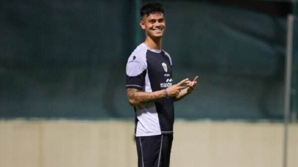 Pelatih FC Twente Beri Kabar Baik soal Cedera Mees Hilgers