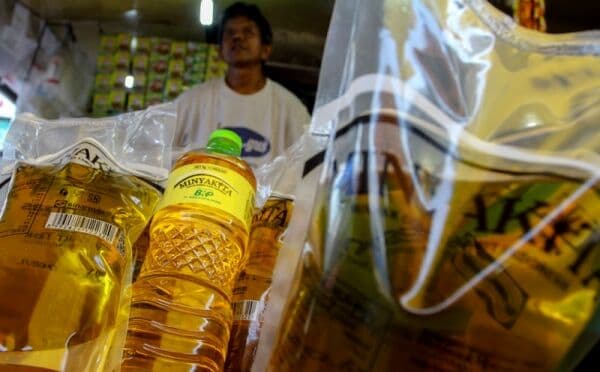 Mendag Beri Sanksi 66 Distributor dan Pengecer Minyakita Mendag Beri Sanksi 66 Distributor dan Pengecer Minyakita