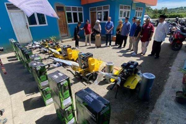 MNC Peduli salurkan Bantuan Alat Pertanian di Desa Pandai Sikek Sumatera Barat