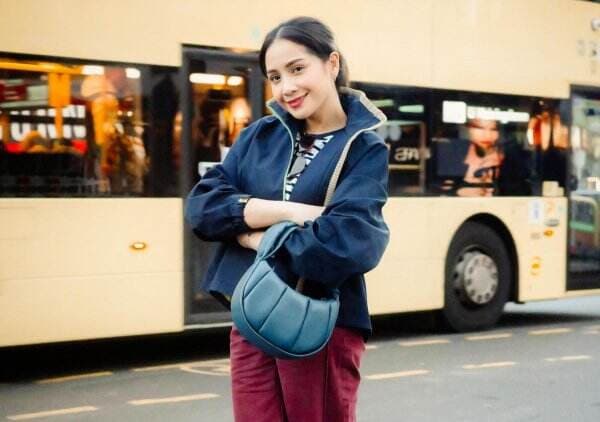 OOTD Musim Gugur ala Nagita Slavina, Cocok untuk Liburan di Negara 4 Musim