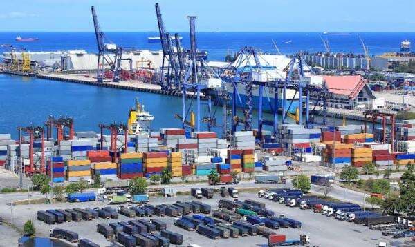 Surplus Neraca Dagang RI Terancam Merosot Imbas Kebijakan Tarif Impor AS 32 Persen Surplus Neraca Dagang RI Terancam Merosot Imbas Kebijakan Tarif Impor AS 32 Persen