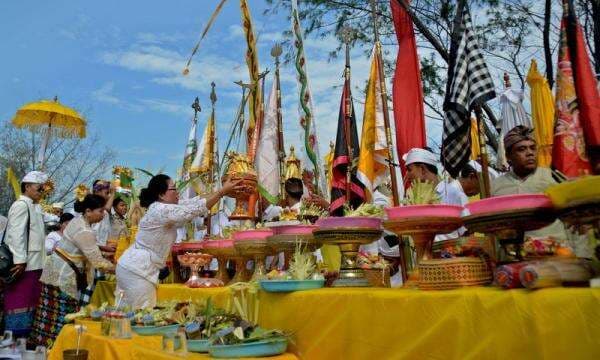 Simak 5 Ucapan Hari Raya Nyepi 2025 dalam Bahasa Bali dan Artinya Simak 5 Ucapan Hari Raya Nyepi 2025 dalam Bahasa Bali dan Artinya