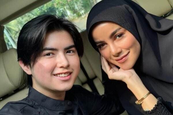 Olla Ramlan Pamer Pacar Baru Sean Mikael Alexander